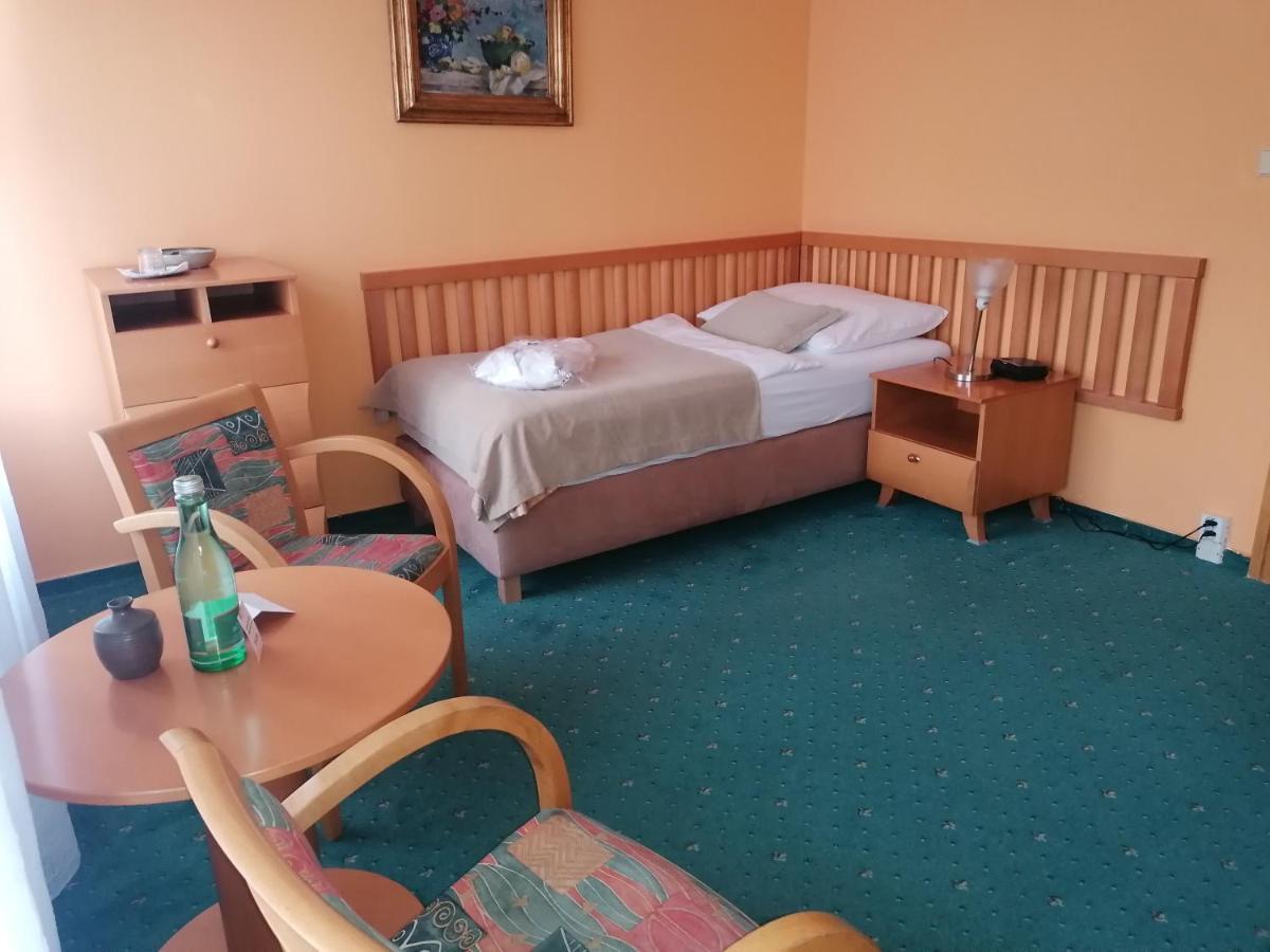 Františkovy Lázně Monti Spa מראה חיצוני תמונה